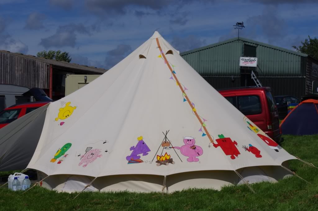 Bells & Labs Painting your own canvas Tents